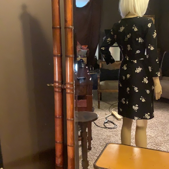 NWT BLACK FLORAL DRESS - Picture 4 of 7